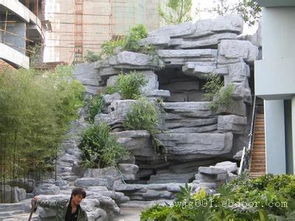 室內假山現(xiàn)在很盛行,現(xiàn)在各個寫字樓,辦公室,都有我們的作品