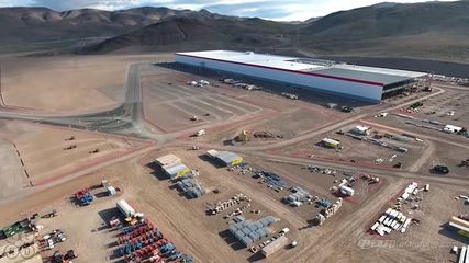 特斯拉超級(jí)電池工廠揭幕 成本革命驅(qū)動(dòng)電動(dòng)汽車(chē)普及新紀(jì)元